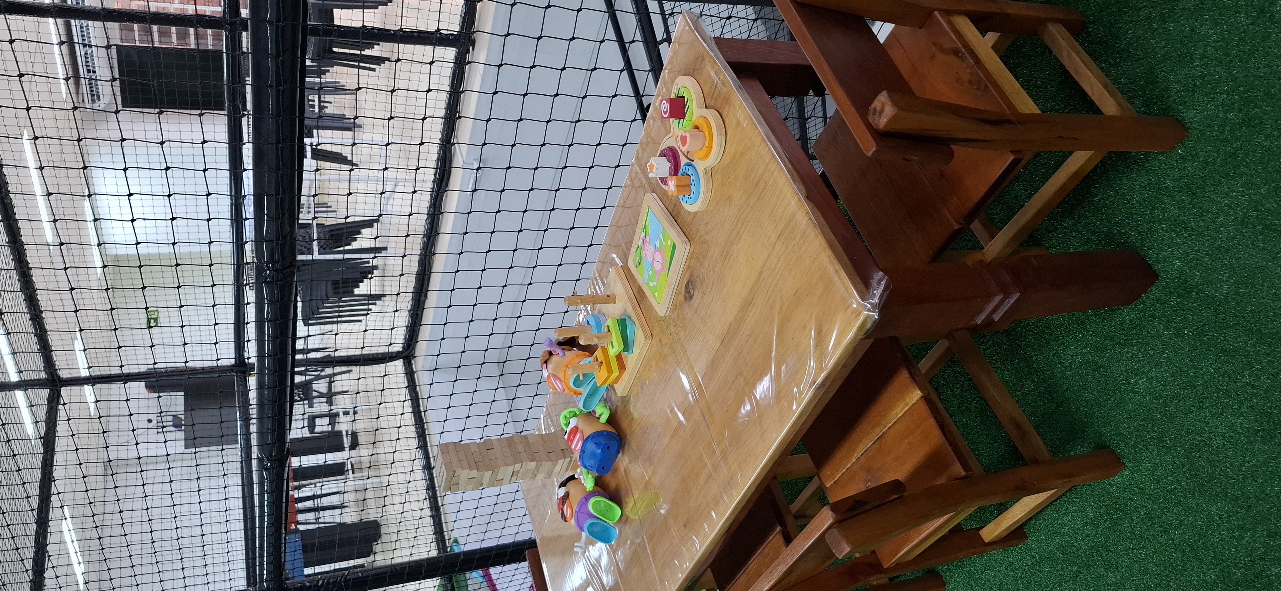 Mesa Infantil com 4 Cadeiras